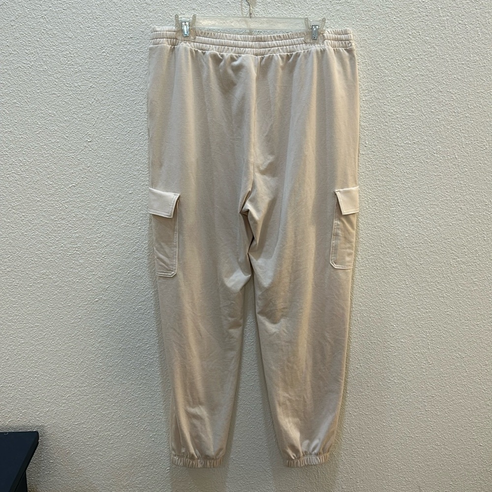 Vuori Joggers Size Large - Picture 3 of 16